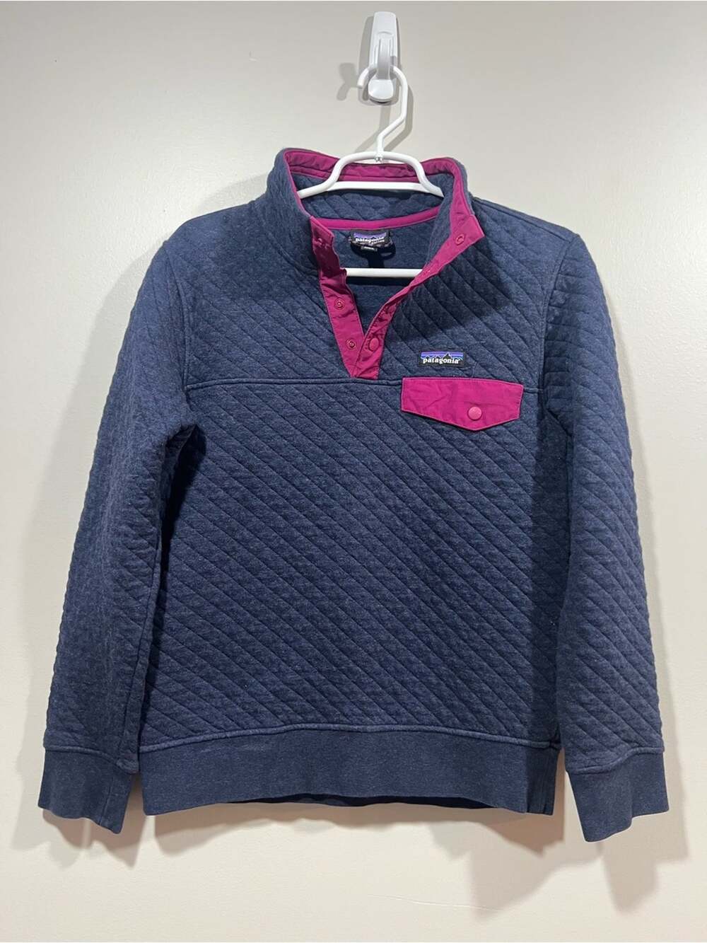 Patagonia Quilted Navy Pullover with Magenta Trim Small
